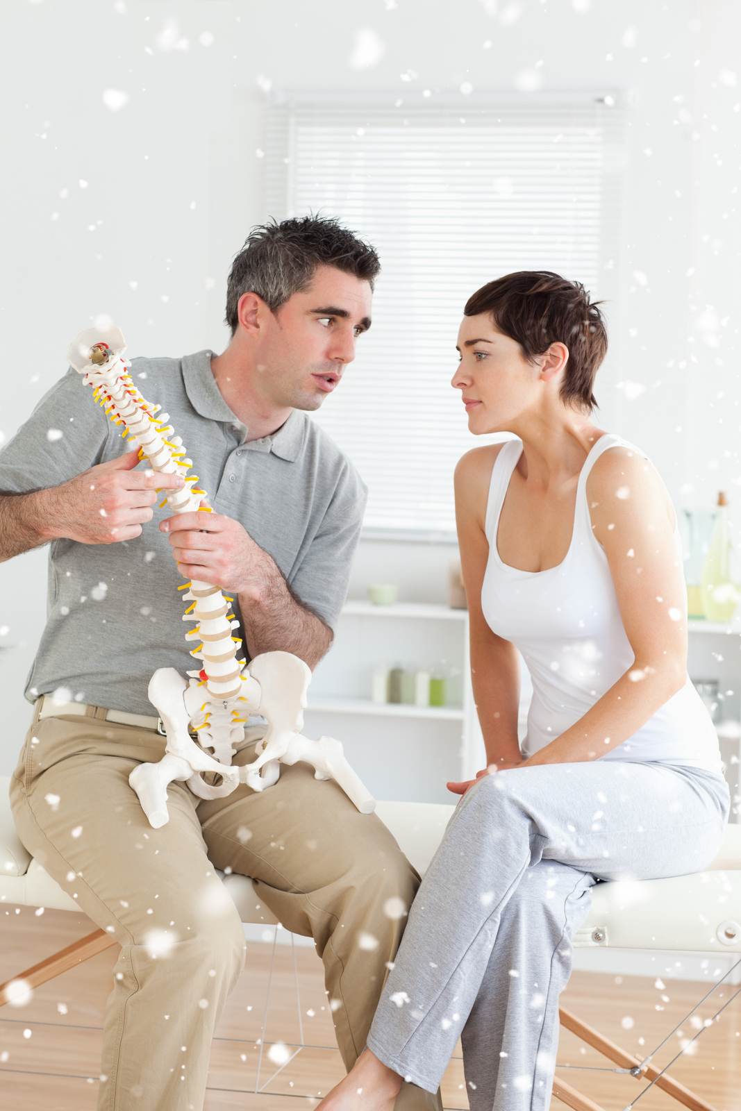 Client working with their Physiotherapist in DC Physiotherapy Clondalkin, Expert Physio Clondalkin